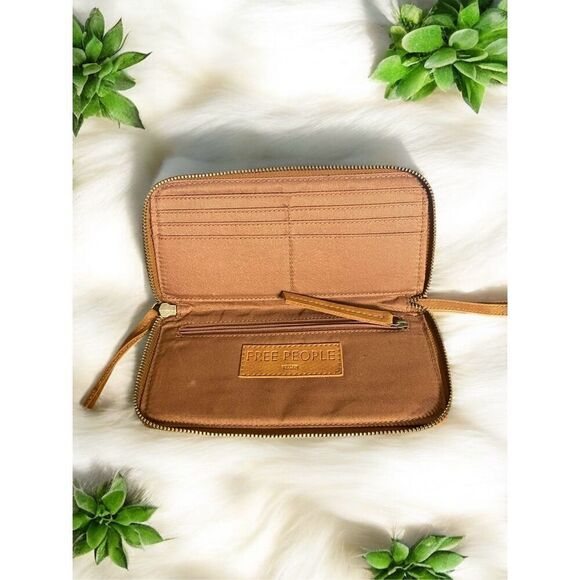 Free People Distressed Tan Color Vegan Leather Full Zip Wallet Wristlet Clutch - Picture 2 of 4